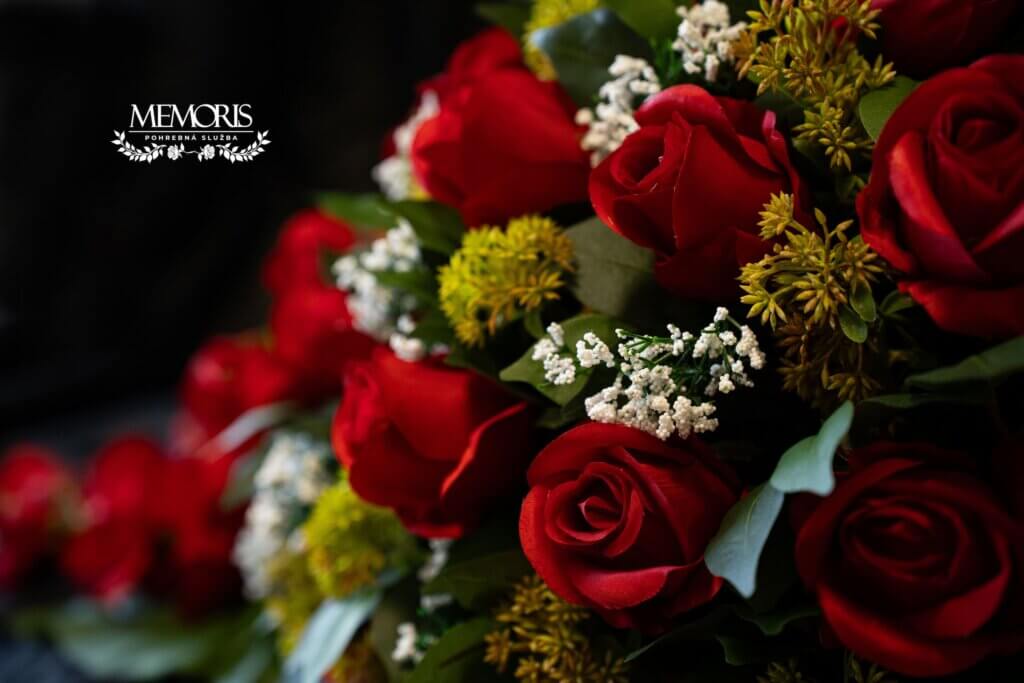 Ikebana na rakvu - detail